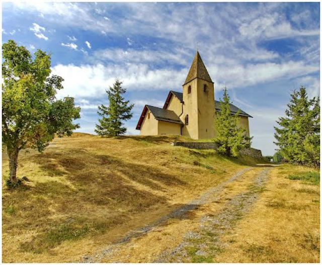 Eglise de St Apollinaire ( Hautes-Alpes )