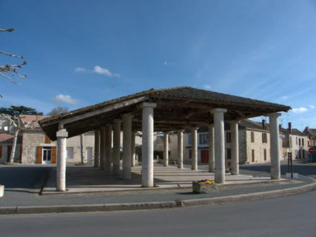 Allemans du Dropt :La halle au gras