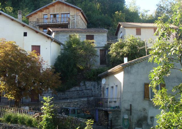 Vue du village de Barcillonnette.