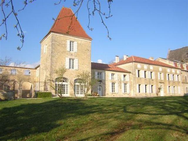 Gîte du château de Saint-Loup à Montagnac sur Auvignon en Pays d'Albret