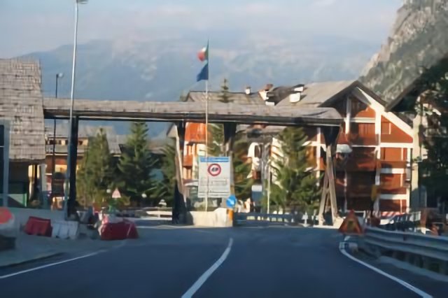 Border to Italy