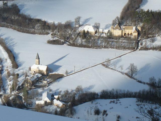 Le serre, l'église et le château