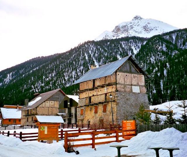 Le Grand Peygu 2769m vu du Laus 1745 m.