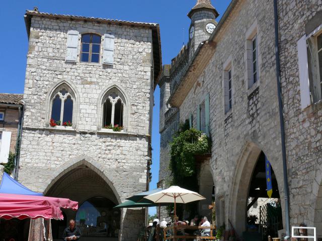 Monflanquin - Maison dite du Prince Noir et la place Foch