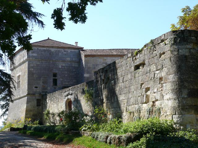 Estillac - Entrée du château