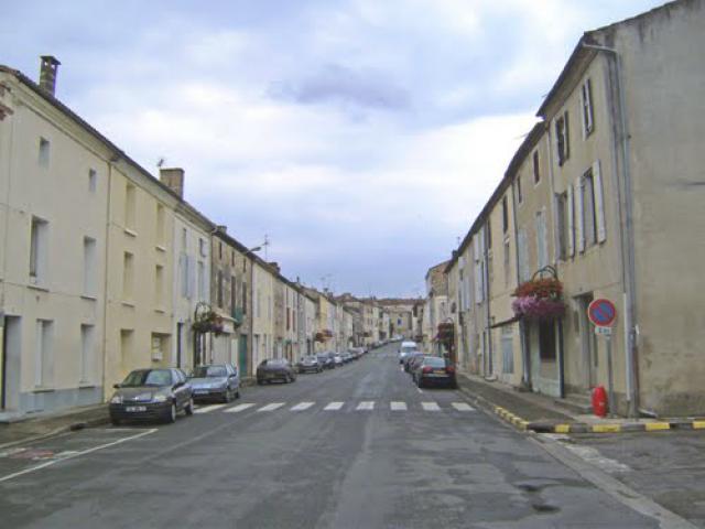 Aiguillon: Un beau site „www.archicultura.ch“
