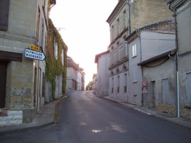 Rue Alexandre de Caumont