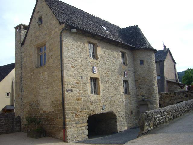La maison du prieur - mairie (Le Monastier-Pin-Moriès, Lozère, France)