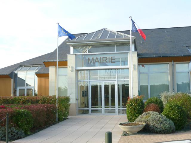 Photo de la mairie de Brézé, commune du Maine-et-Loire, France.