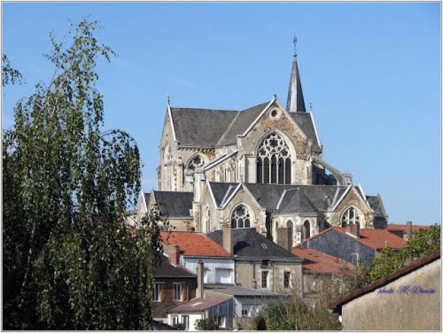 Gesté, L'église Saint-Pierre-aux liens,
