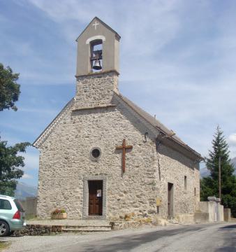 Chapelle à Forest-Saint-Julien (Hautes-Alpes). Cette chapelle est sur la grand-route au village de Forest ; l'église paroissiale est à Manse.