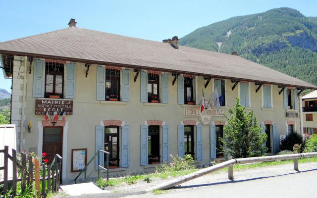 Les Vigneaux - Mairie-école