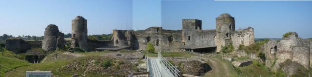 Vue panoramique du château de Pouancé