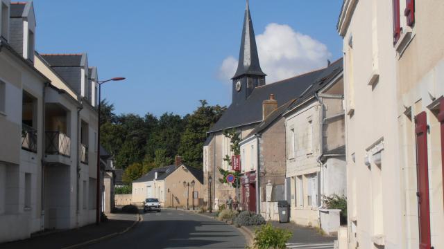 Centre et église de Péllouailles