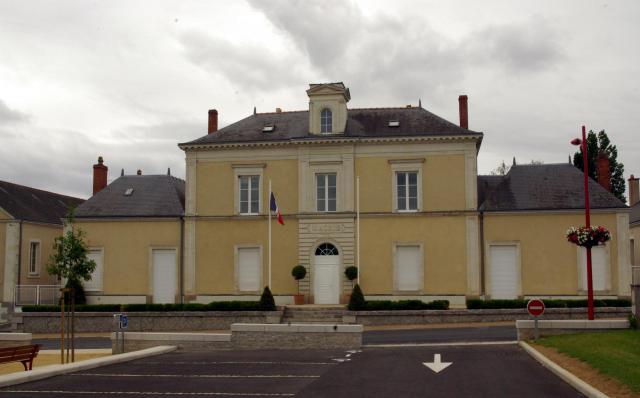Mairie de Bécon-les-Granits