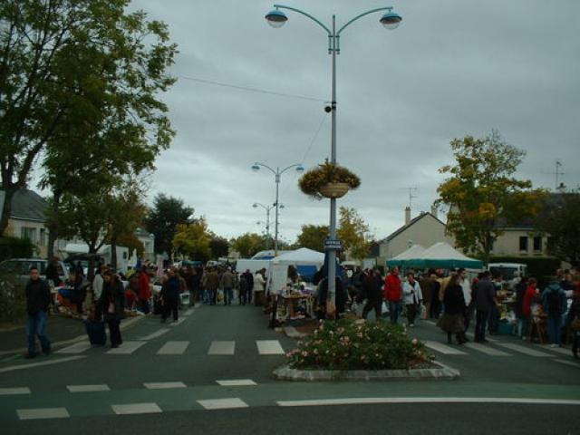 Les Puces Avrillaises en Octobre, 49240.