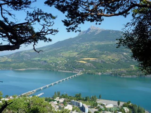 Lac Serre-Ponçon.