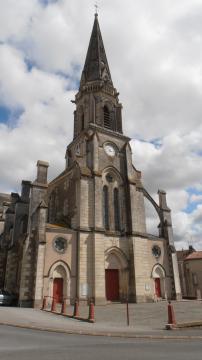 L'église du village du Fuilet (Maine-et-Loire, France). Église du XIXe siècle, néo-gothique.