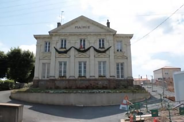 Mairie (49, La Chapelle Saint Florent)