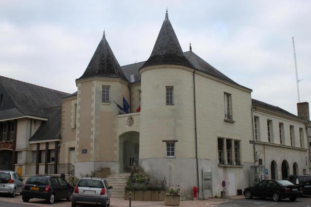 Mairie, Fr-49-Doué-la-Fontaine.
