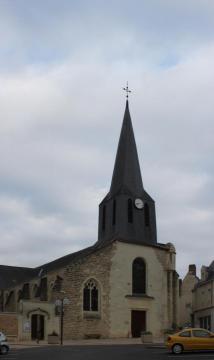 Église Saint-Pierre, Fr-49-Doué-la-Fontaine.