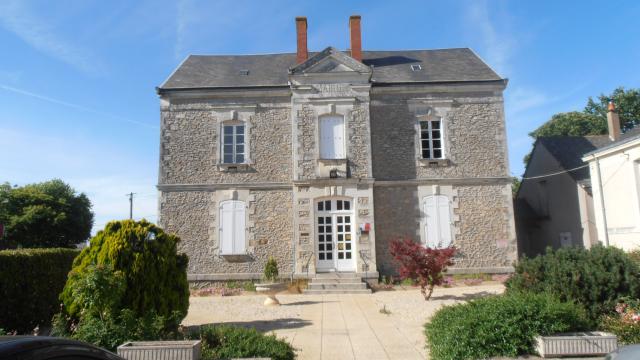La mairie de la commune de saint-augustin-des -bois
