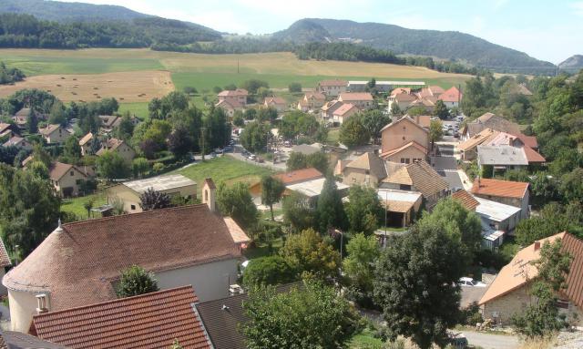 Le village de Rambaud (Hautes-Alpes) vu depuis le Serre du clocher