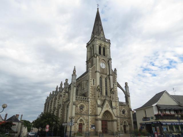 Église Sainte-Gemmes de Sainte-Gemmes-d'Andigné. Lieu de la prise de vue 47° 40′ 30,36″ N, 0° 52′ 58,8″ O Voir cet endroit et d’autres…