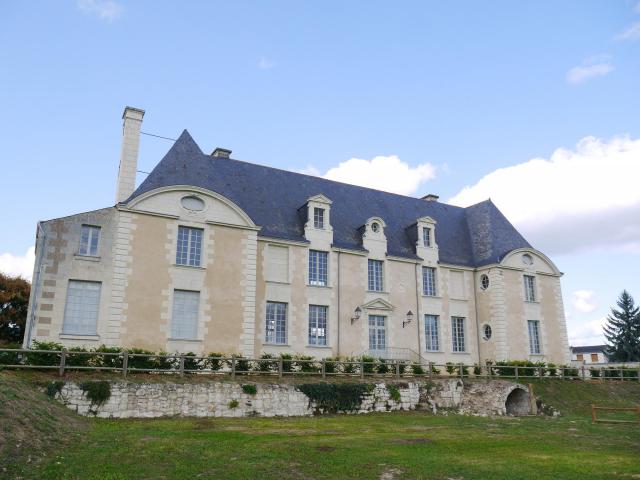 Le château abritant les locaux de la mairie.