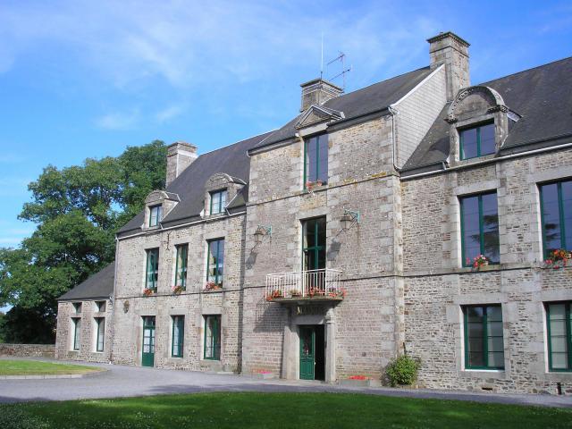 Montbray (Normandie, France). Le château, aujourd'hui mairie.