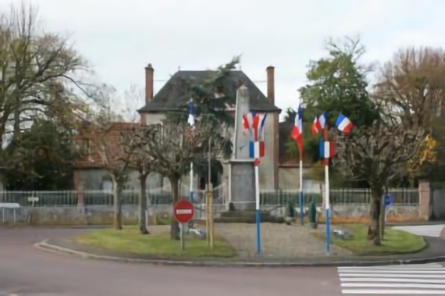 MONUMENT AUX MORTS DE MONTMARTIN