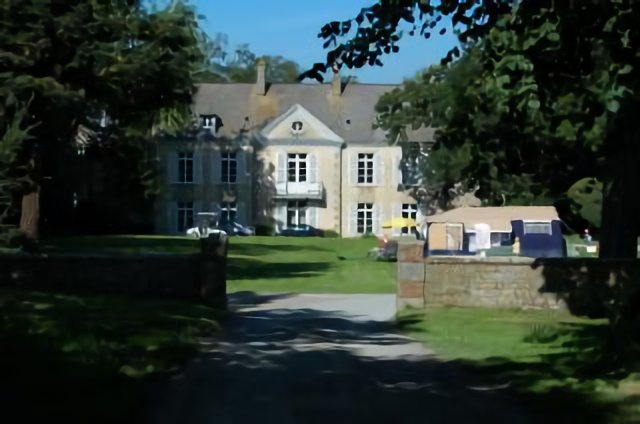 chateau lez eaux back