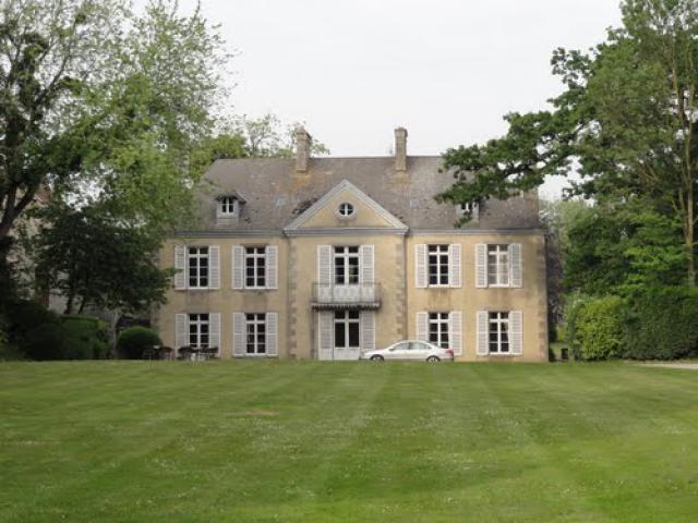 Chateau Lez Eaux