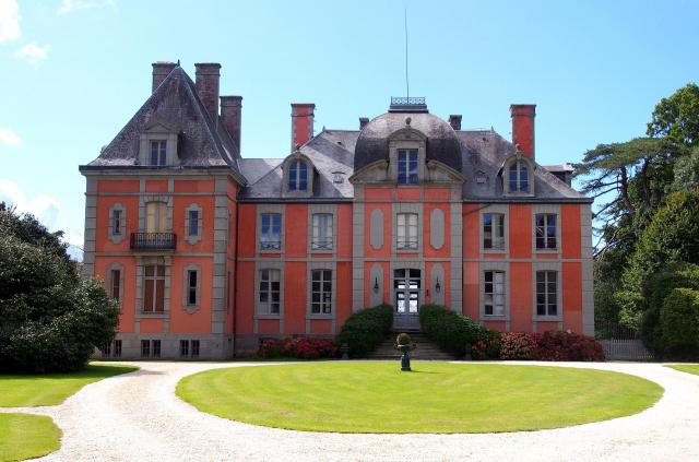 Bacilly (Normandie, France). Le château de Chantore.