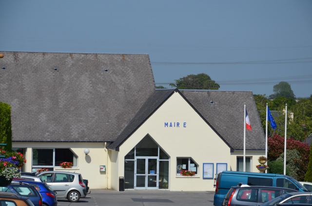 Mairie de Rauville-la-Bigot.