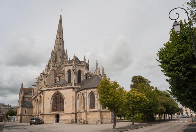 South-east view of the church from the Avenue du Vieux Rempart.