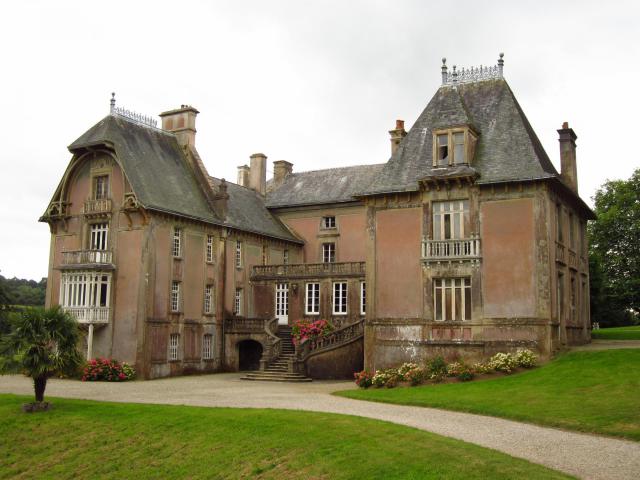Cet édifice est répertorié dans la base Mérimée, base de données sur le patrimoine architectural français du ministère de la Culture, sous…
