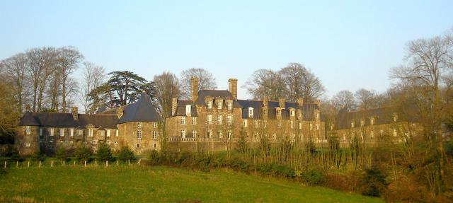 Saint-James (Normandie, France). Le château de la Paluelle.