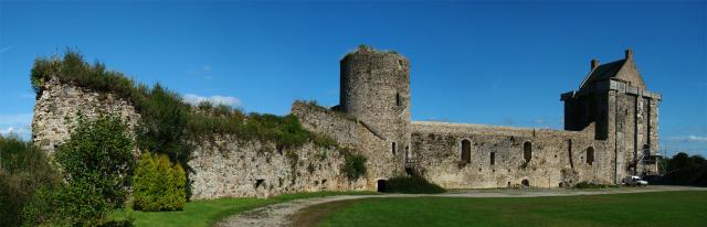 Saint-Sauveur-le-Vicomte, Manche, Normandie, France. Ruines du château datant des XIè et XIIè siècles.