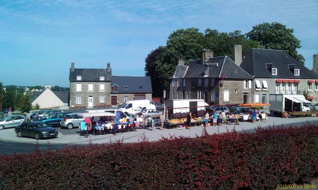 Place principale de Juvigny le Tertre
