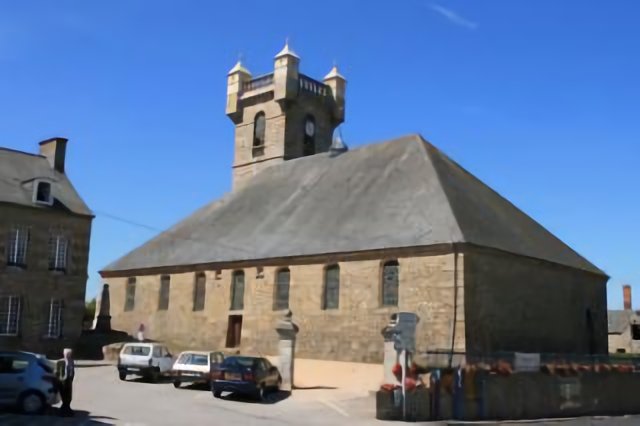 L'EGLISE DE SAINT PIERRE EGLISE