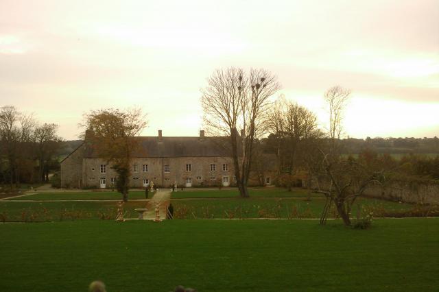Château d'fr:Étienville