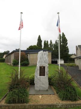 Mémorial de John Simonetti, 2e DI US, tué le 16 juin 1944, dont le corps a été retrouvé le 14 mai 2009