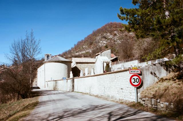 Entrée est du village
