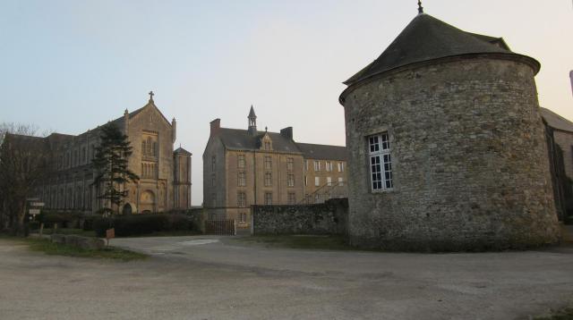 fr:Abbaye de Montebourg