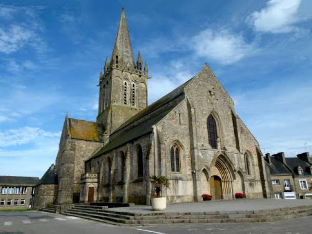 MONTEBOURG (Basse Normandie-Manche). Francia. 2011. 01. Iglesia de Saint Jacques (sXIV).