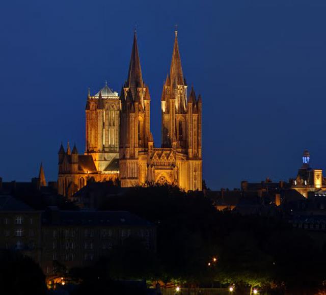 Coutances_Cathedral @ night
