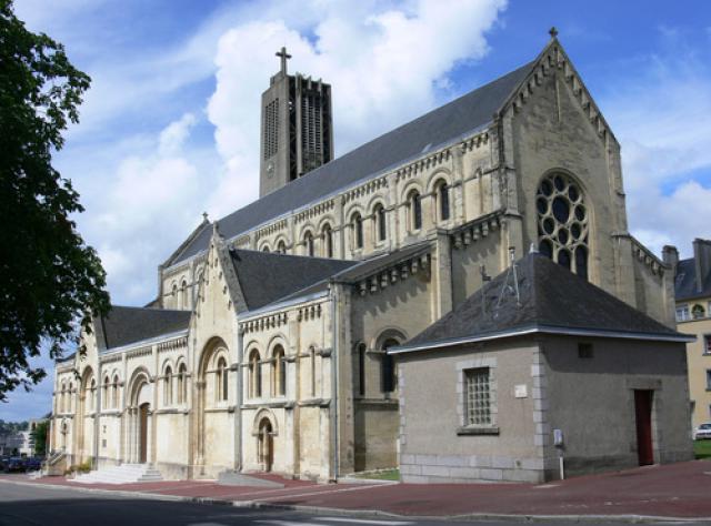 SAINT LÔ (Basse Normandie-Manche). France. 2008. 07. Iglesia abacial Saint-Croix (sXIII-XX).
