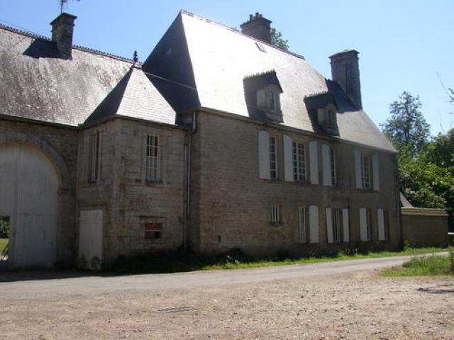 93 Brecourt Manor House