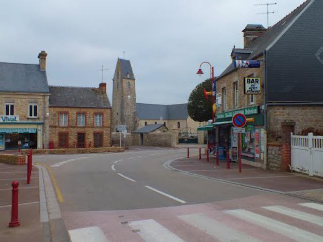 Sottevast - Le bourg (D62)